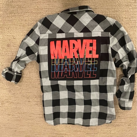 MARVEL COMIC UPCYCLED BLACK & GREY FLANNEL BUTTON SHIRT MEDIUM - Picture 8 of 9